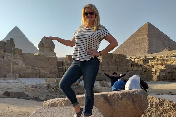 Tour to Giza pyramids Sphinx with local guide - Khafre, Menkaure, and the Classic Giza View