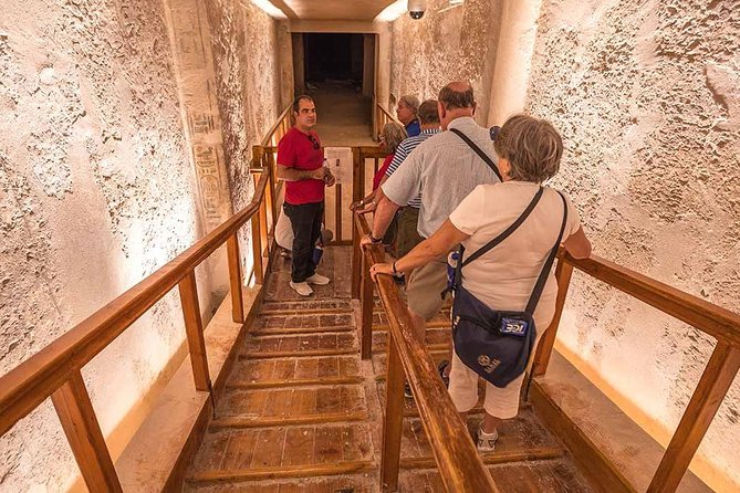 Tour to The East & West Bank of the Nile - Hatshepsut’s Temple and the cliffs at Deir el-Bahari