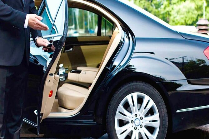 Transfer from Cairo Airport to Hotel at Cairo or Giza - Who should book it