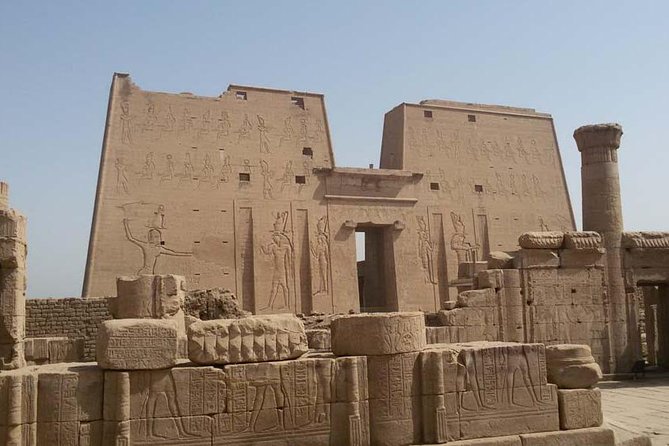 Transfer from Luxor to Aswan - Private service and group value