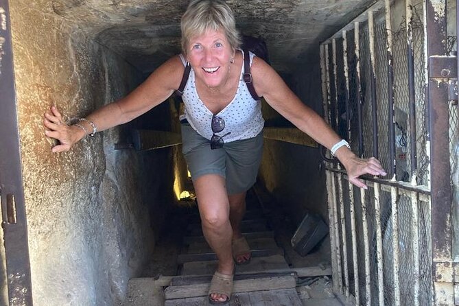 VIP Tour inside Giza Pyramids - Why the early morning at Giza matters