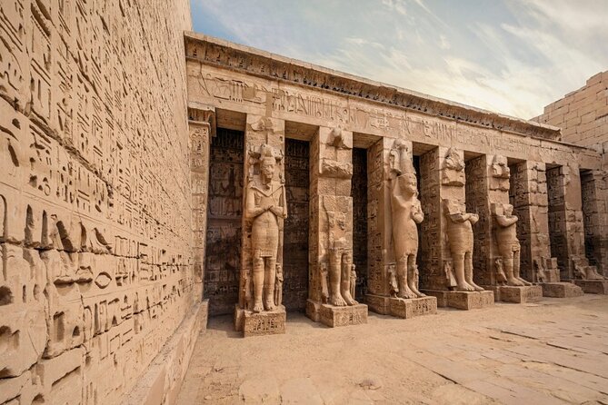 West Bank Tombs and Temples - A short stop at the Colossi of Memnon