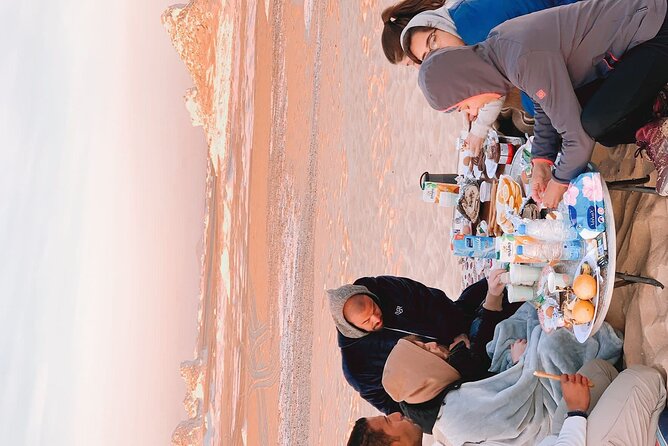 White Desert Overnight Tour From Cairo - El Hez and a cool spring shower